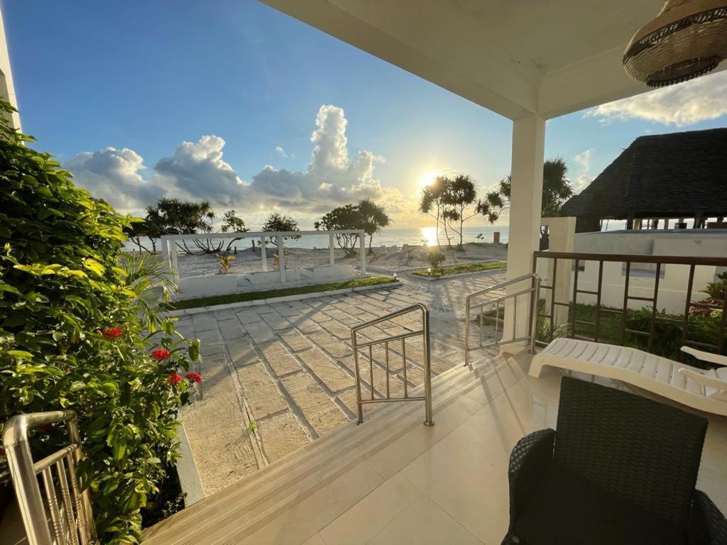 Jambo Beach Hotel パジェ エクステリア 写真
