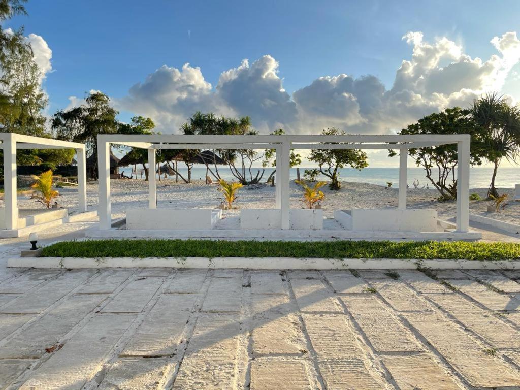Jambo Beach Hotel パジェ エクステリア 写真