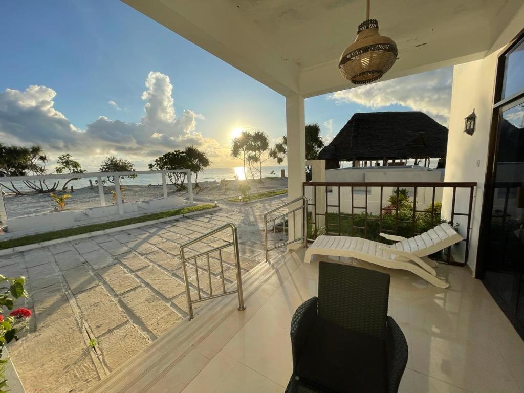 Jambo Beach Hotel パジェ エクステリア 写真